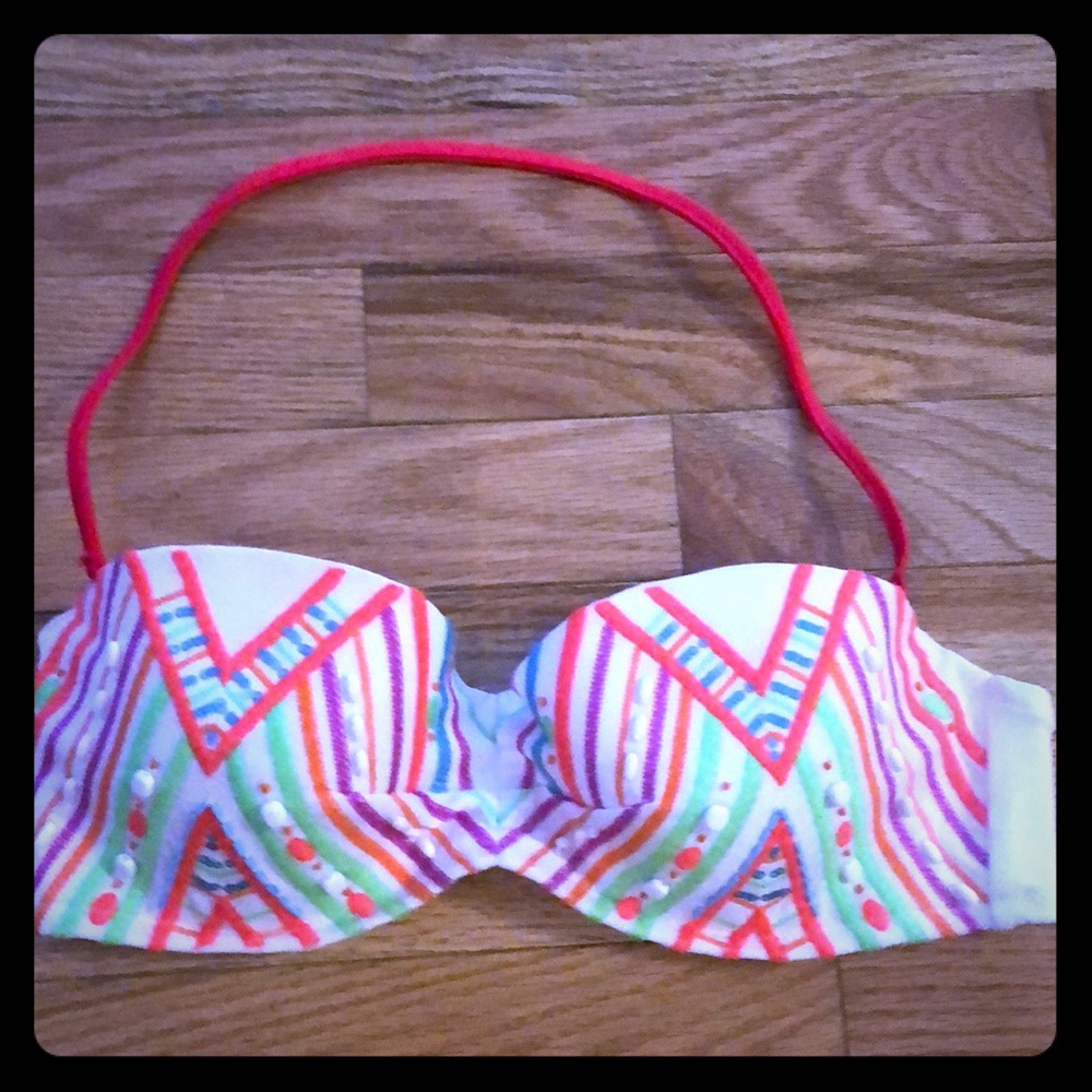 Victoria’s Secret bikini top 32C